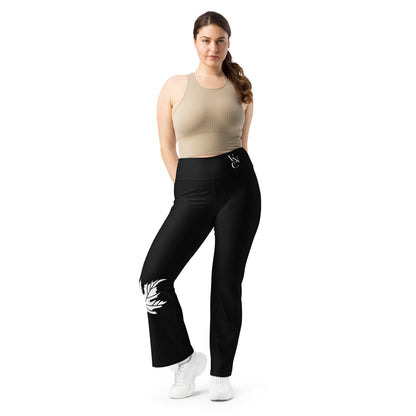 City Chic Flare Leggings in Classic Black with Mapple Leaf print